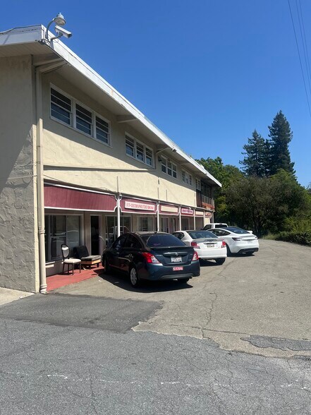 19 Orinda Way, Orinda, CA à louer - Photo de l’immeuble – Image 2 sur 5