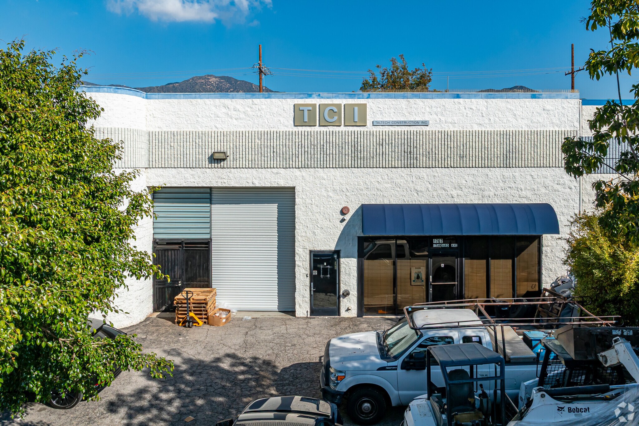 1767 Standard Ave, Glendale, CA à louer Photo principale– Image 1 sur 46