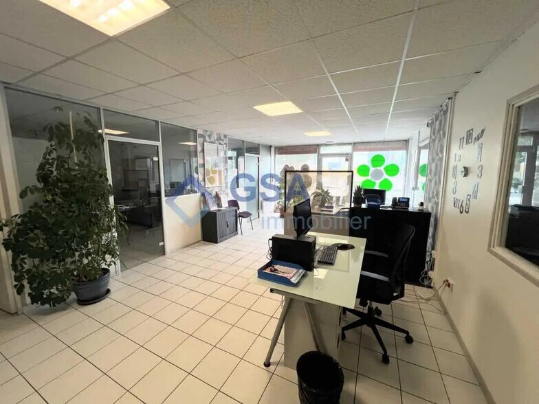 Local commercial dans Ris-Orangis à vendre - Photo de l’immeuble – Image 1 sur 6