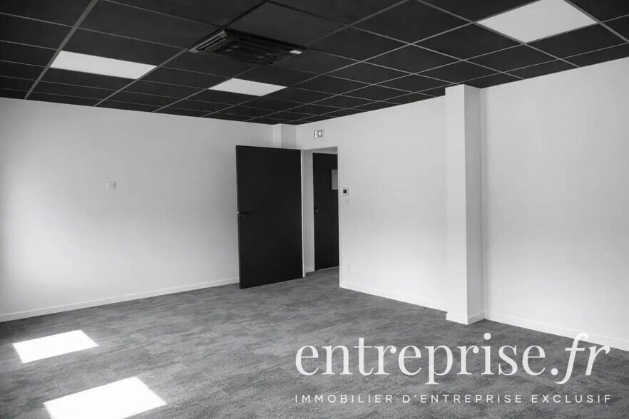 Bureau dans Beaucouzé à vendre - Photo de l’immeuble – Image 3 sur 4