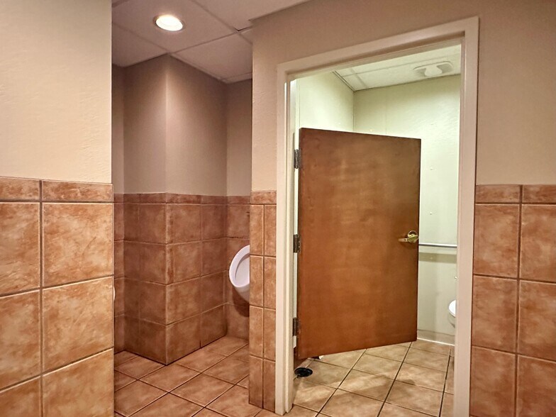 1843 E 28th St, Trenton, MO à vendre - Photo intérieure – Image 2 sur 29