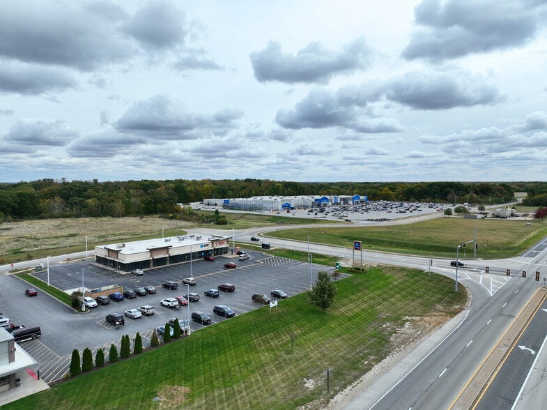 1210 18th St, Silvis, IL à louer - Photo de l’immeuble – Image 2 sur 6