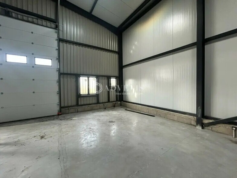 Industriel/Logistique dans Coursan à louer - Photo intérieure – Image 2 sur 3