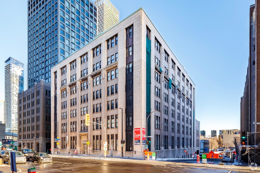1000 Rue Saint-Antoine O, Montréal, QC à louer - Photo principale – Image 1 sur 3