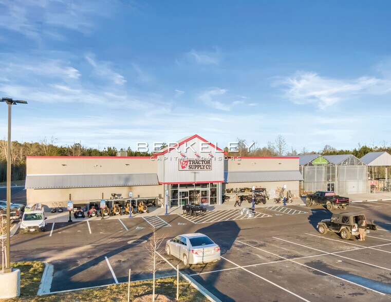 183 General Puller Hwy, Saluda, VA à vendre - Photo de l’immeuble – Image 3 sur 12