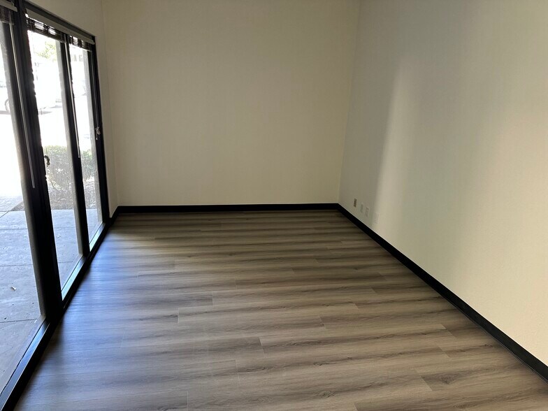 1420 N Claremont Blvd, Claremont, CA à louer - Photo intérieure – Image 2 sur 9