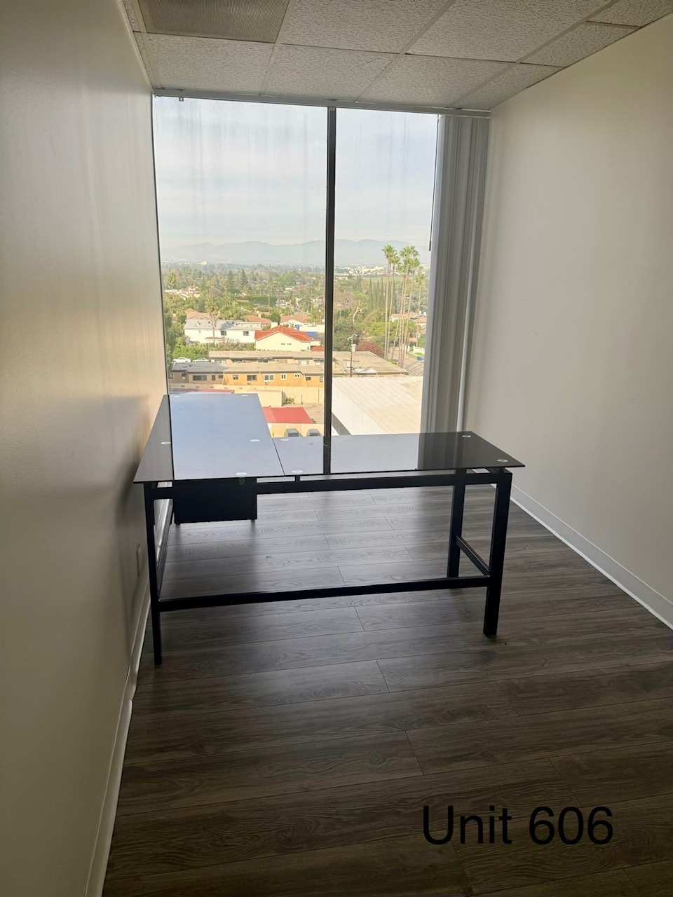 15720 Ventura Blvd, Encino, CA à louer Photo intérieure– Image 1 sur 1