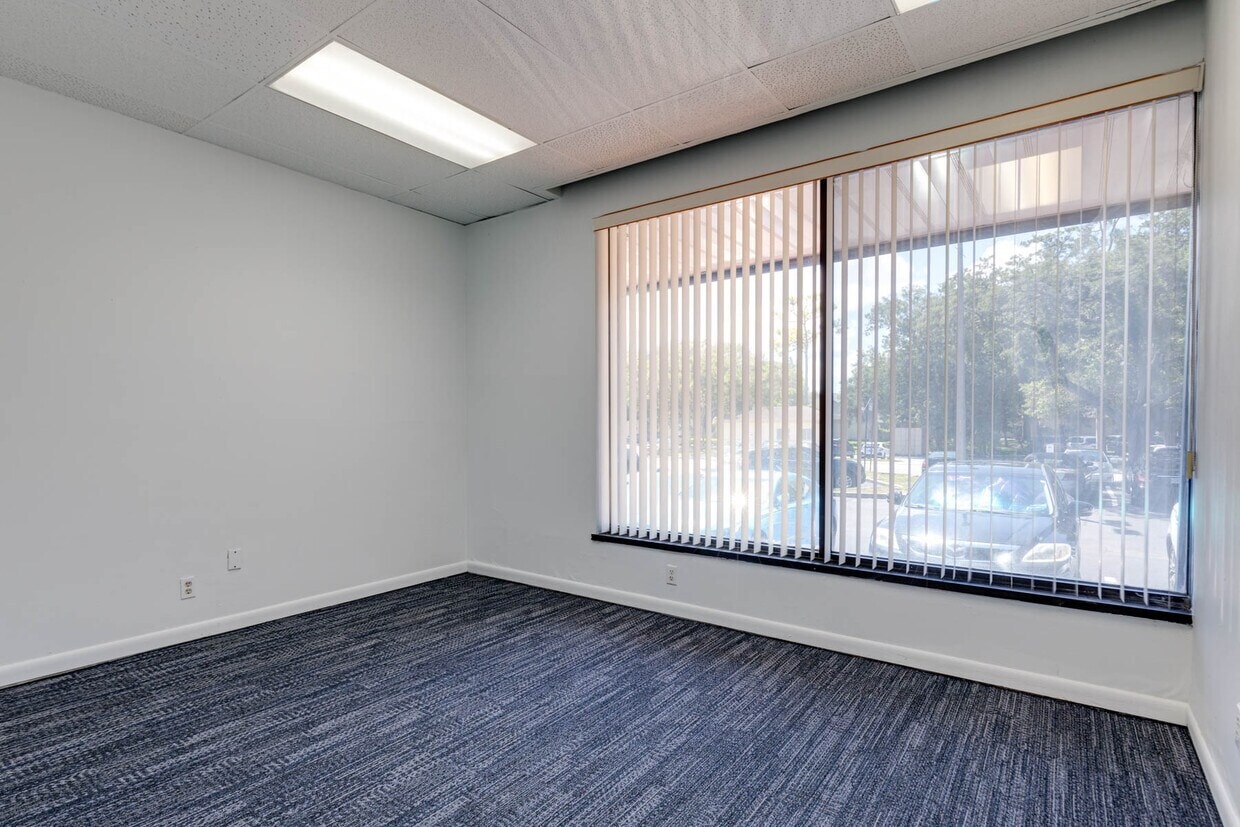 1301 Seminole Blvd, Largo, FL à louer Photo intérieure– Image 1 sur 4