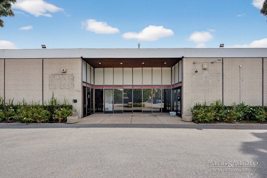 6700 Valjean Ave, Van Nuys, CA à vendre - Photo de l’immeuble – Image 3 sur 15