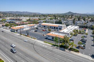 2121 E Valley Pky, Escondido, CA à louer Aérien– Image 2 sur 5