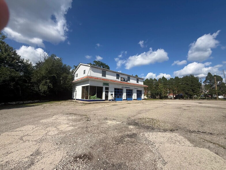 665 Highland Ave, Fort Thomas, KY à vendre - Photo de l’immeuble – Image 2 sur 6