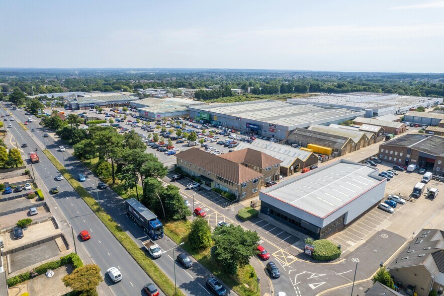 855 Ringwood Rd, Bournemouth à louer - Photo de l’immeuble – Image 3 sur 13