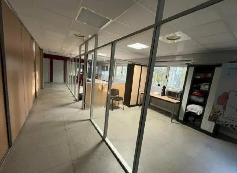 Local d’activités dans Gallargues-le-Montueux à louer - Photo intérieure – Image 2 sur 7