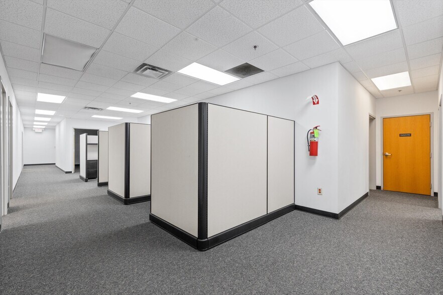 1832 Midpark Rd, Knoxville, TN à louer - Photo de l’immeuble – Image 3 sur 13