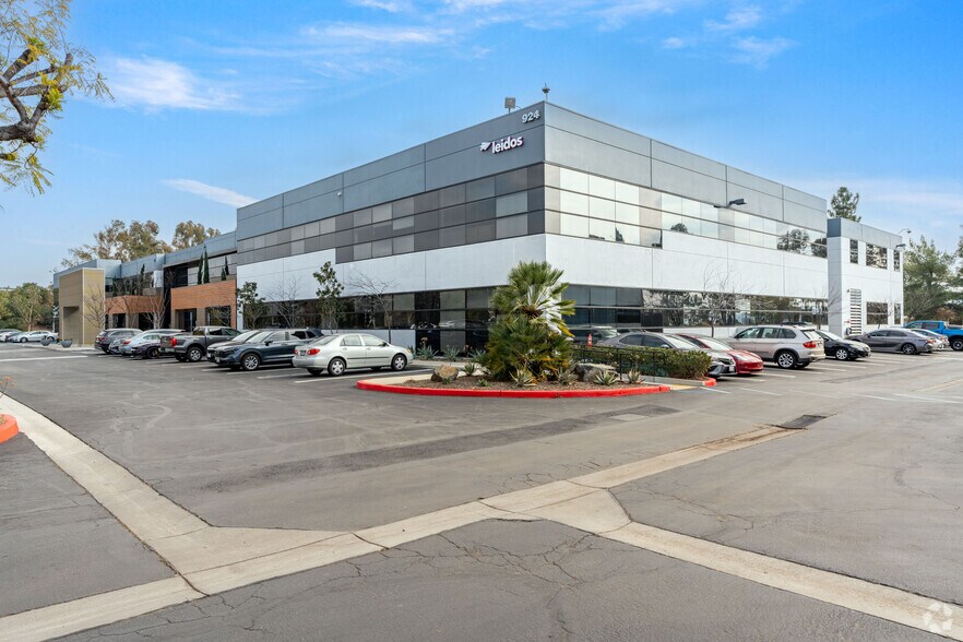 924 Overland Ct, San Dimas, CA à louer - Photo principale – Image 1 sur 20