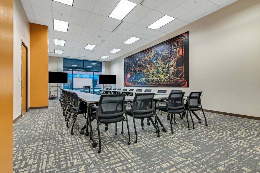 20750 Civic Center Dr, Southfield, MI à louer - Photo intérieure – Image 3 sur 9