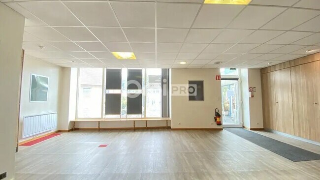 Plus de détails pour Bureau à vendre