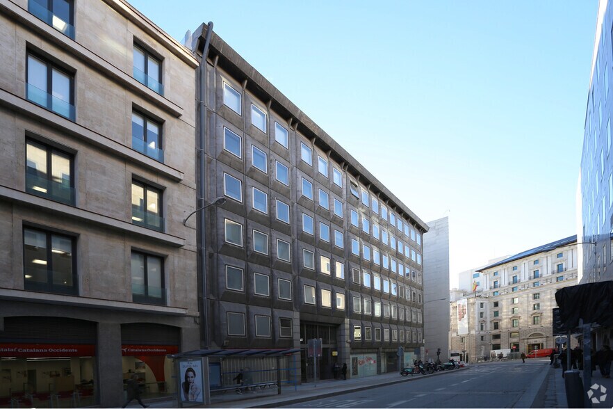 Calle De Cedaceros, 11, Madrid, Madrid à louer - Photo de l’immeuble – Image 2 sur 2