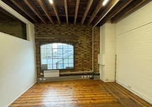 2A-2B Wrentham Ave, Londres à louer Photo intérieure– Image 1 sur 6