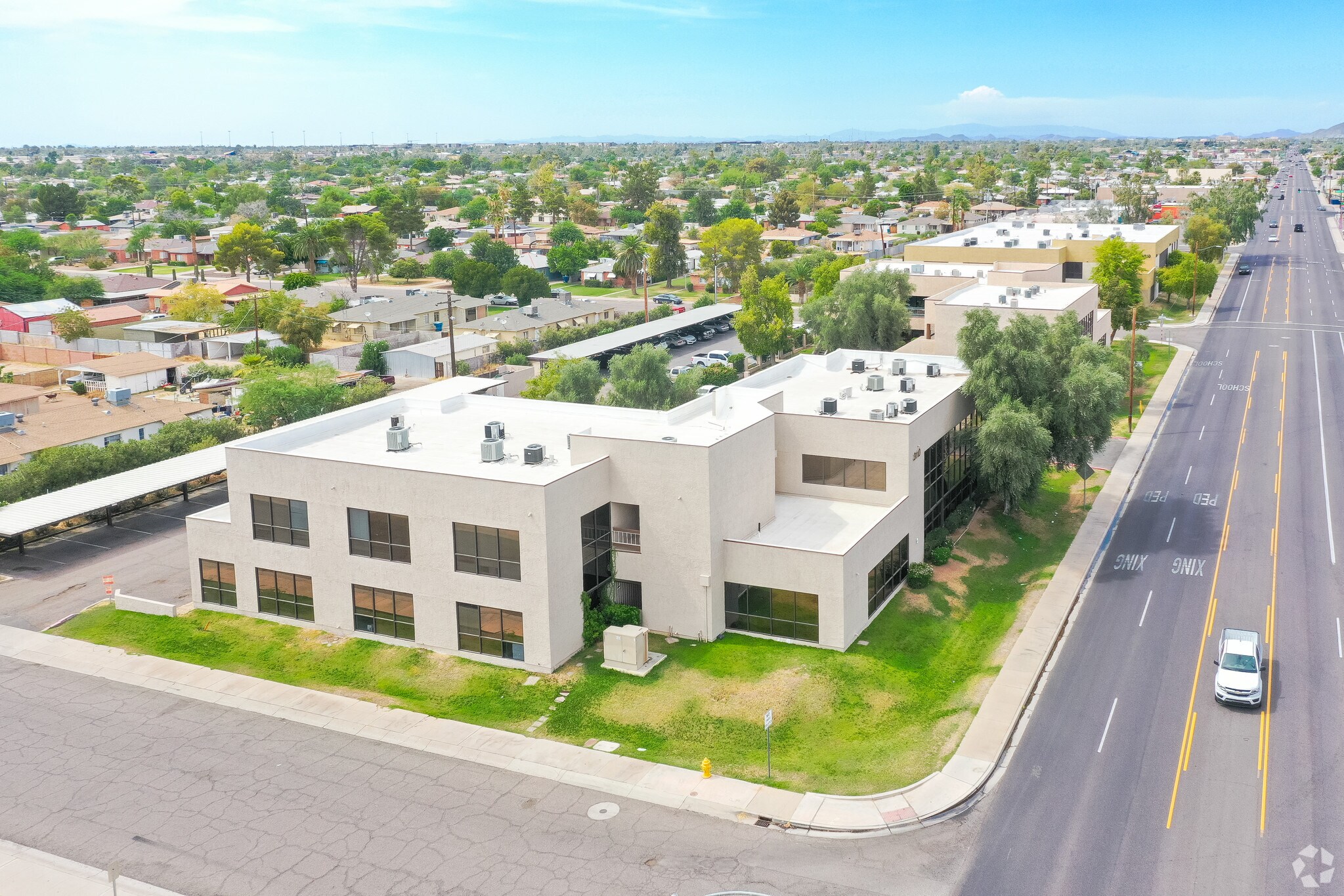 3120 N 19th Ave, Phoenix, AZ à louer Photo de l’immeuble– Image 1 sur 33