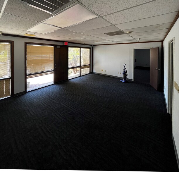 206 W Julie Dr, Tempe, AZ à louer - Photo de l’immeuble – Image 3 sur 22
