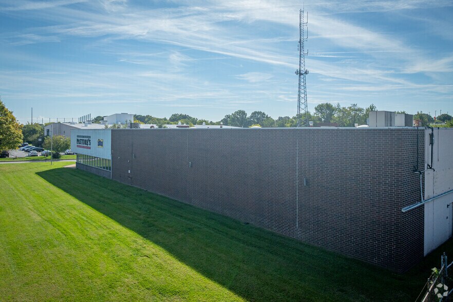 6101 E Lombard St, Baltimore, MD à louer - Photo de l’immeuble – Image 3 sur 5