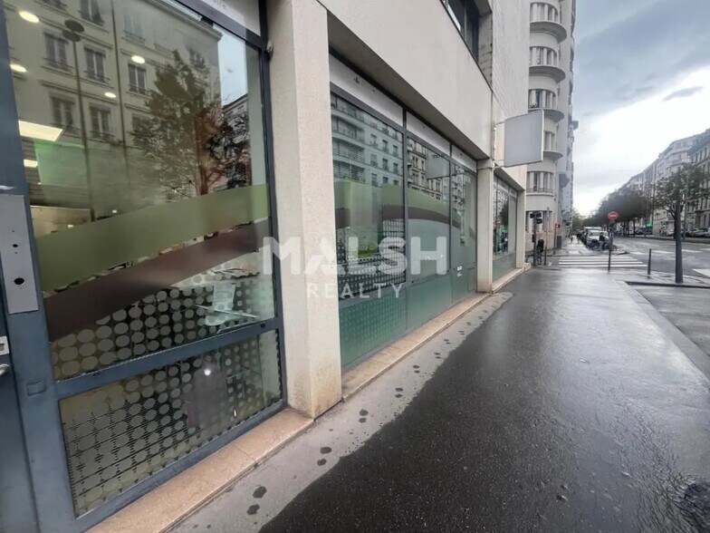 Local commercial dans Lyon à louer - Photo de l’immeuble – Image 3 sur 4