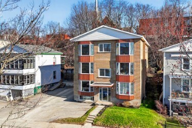 1151 Rue De L'esplanade, Sherbrooke, QC à vendre - Photo principale – Image 1 sur 5