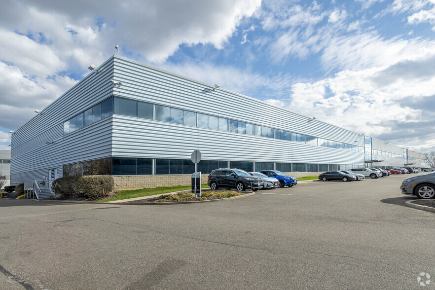 230-39 International Airport Ctr Blvd, Springfield Gardens, NY à louer - Photo de l’immeuble – Image 3 sur 7
