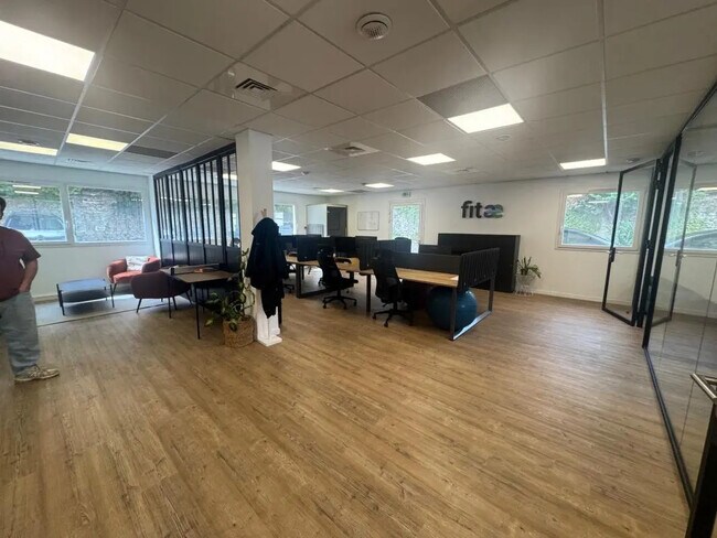 Plus de détails pour Bureau à louer