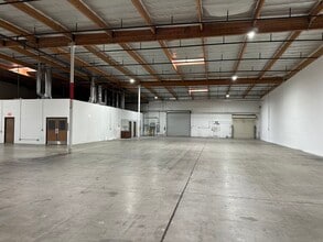 1225 Park Center Dr, Vista, CA à louer Photo de l’immeuble– Image 2 sur 2