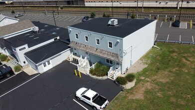 27 W Main St, Clinton, CT à louer Photo intérieure– Image 1 sur 10