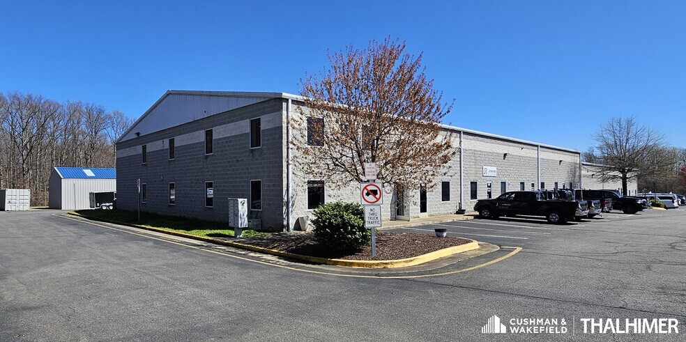 109 Juliad Ct, Fredericksburg, VA à louer - Photo de l’immeuble – Image 1 sur 9