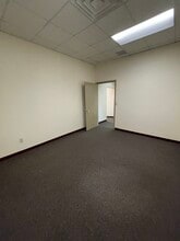 2425 N Meridian St, Indianapolis, IN à louer Photo intérieure– Image 2 sur 8