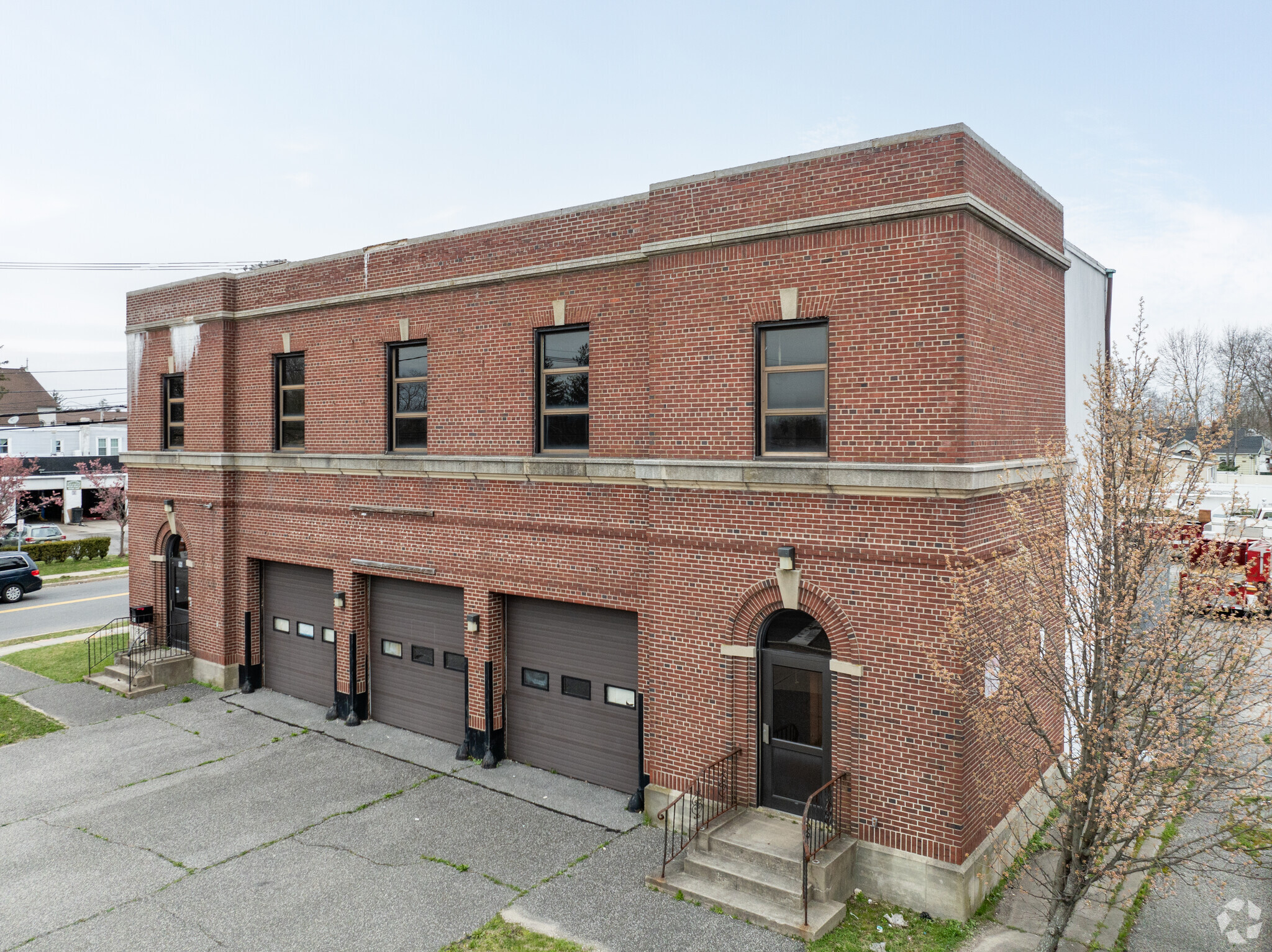 96 Carleton Ave, Central Islip, NY à vendre Photo principale– Image 1 sur 47