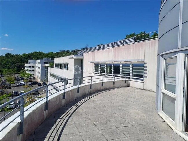 Plus de détails pour Bureau à louer