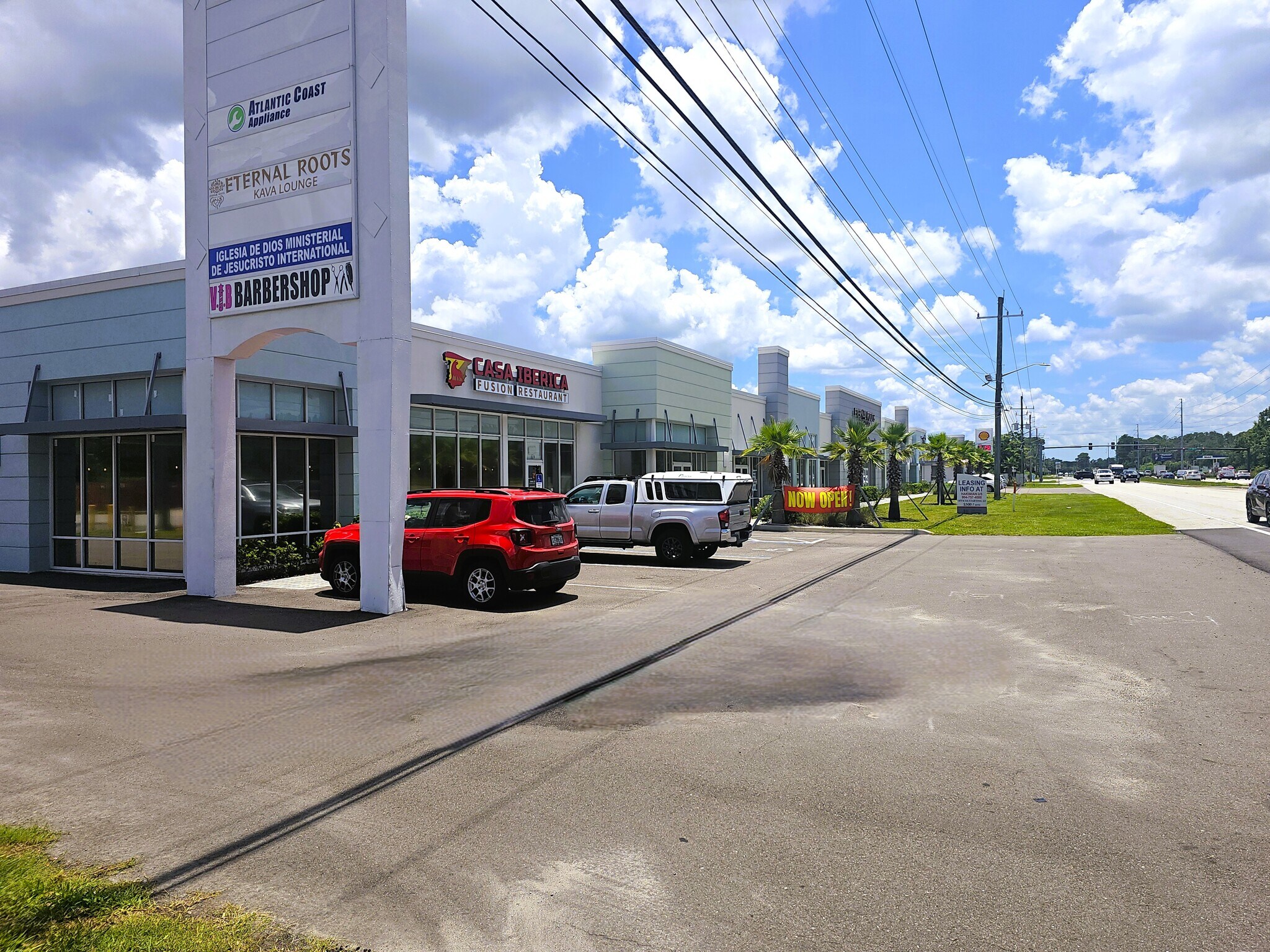 7035 Philips Hwy, Jacksonville, FL à louer Photo de l’immeuble– Image 1 sur 29