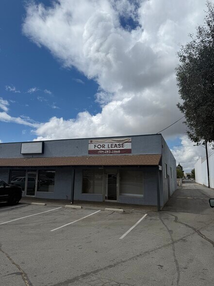 8806-8810 Archibald Ave, Rancho Cucamonga, CA à louer - Photo de l’immeuble – Image 1 sur 3
