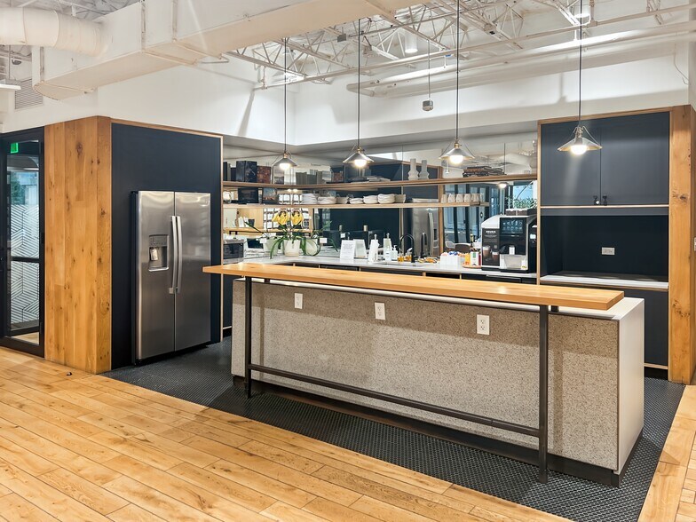 1372 Peachtree St NE, Atlanta, GA à louer - Photo intérieure – Image 2 sur 12