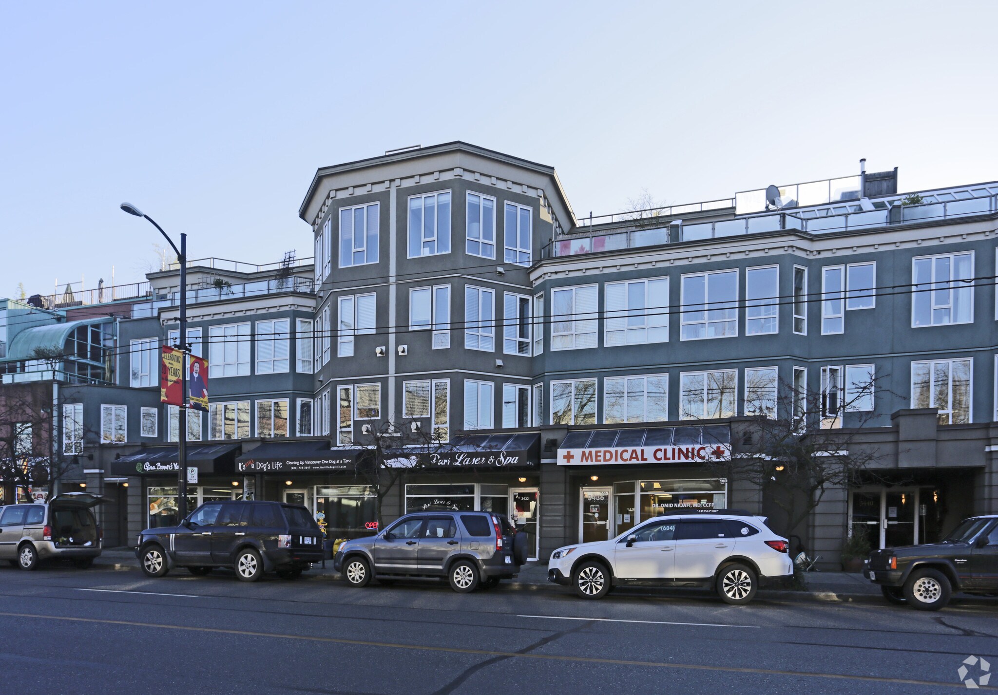 3424-3458 W Broadway, Vancouver, BC à vendre Photo principale– Image 1 sur 7