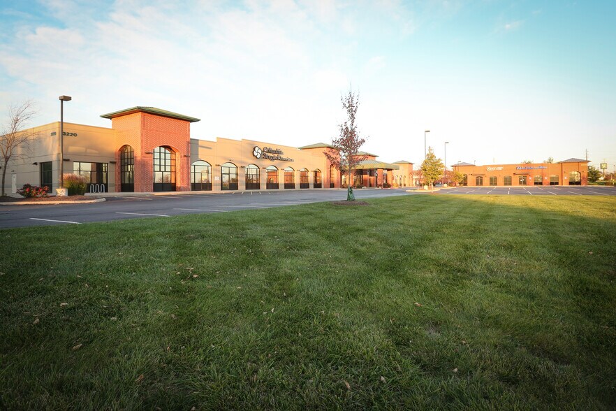 3220 Bluff Creek Dr, Columbia, MO à louer - Photo de l’immeuble – Image 3 sur 9