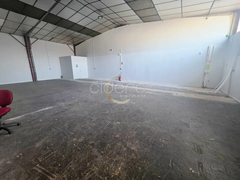 Industriel/Logistique dans Thiers à louer - Photo intérieure – Image 2 sur 8