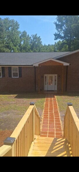 647 Camp Ground Rd, Columbia, SC à louer - Photo de l’immeuble – Image 1 sur 1