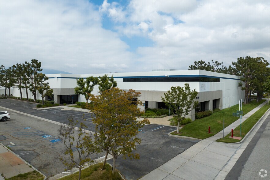 11778 San Marino St, Rancho Cucamonga, CA à louer - Photo de l’immeuble – Image 2 sur 5