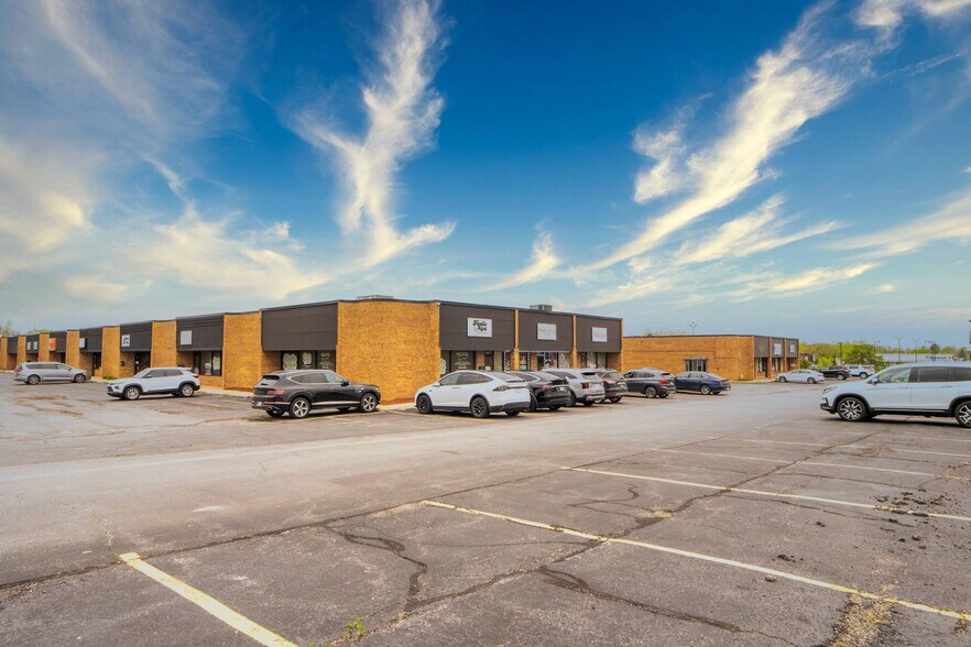 7890 Broadway, Merrillville, IN à vendre - Photo de l’immeuble – Image 2 sur 14