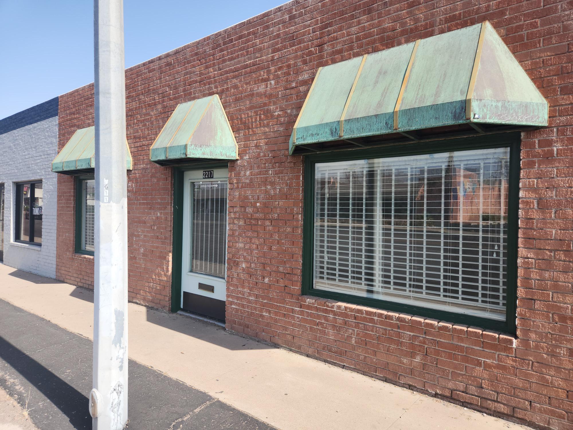 2217 E Indian School Rd, Phoenix, AZ à louer Photo de l’immeuble– Image 1 sur 5