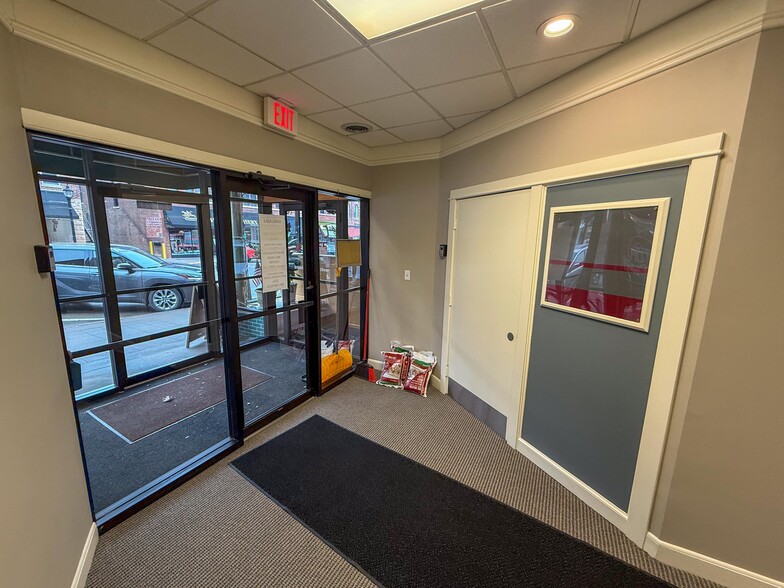210-212 Bush St, Red Wing, MN à louer - Photo de l’immeuble – Image 3 sur 11