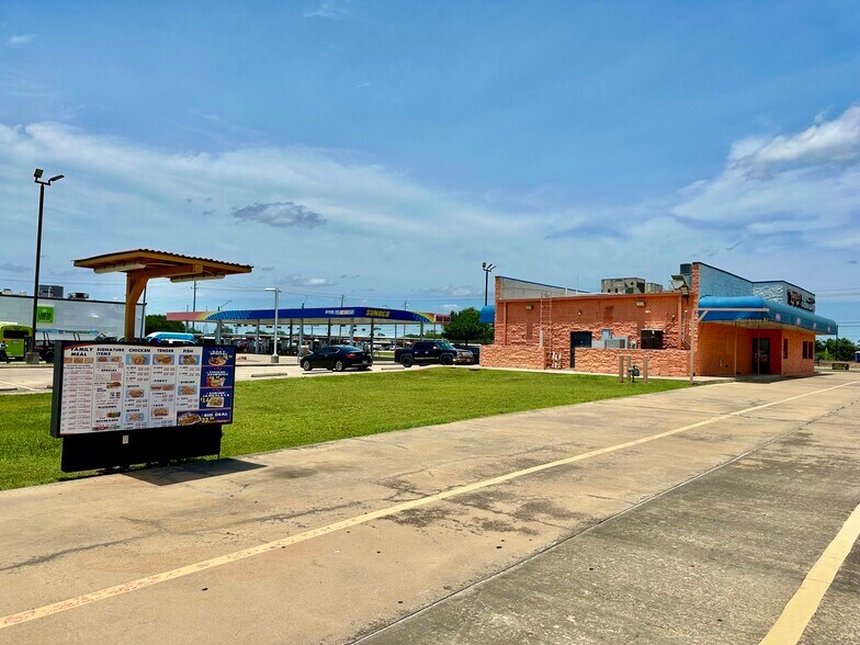 5400 Avenue I, Rosenberg, TX à louer - Photo de l’immeuble – Image 3 sur 4