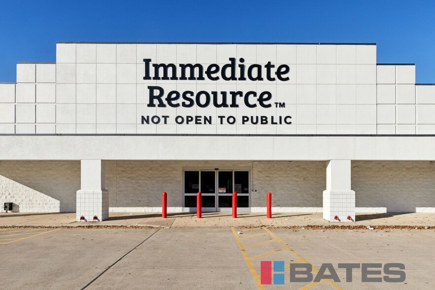 8330 N Stemmons Fwy, Dallas, TX à vendre - Photo de l’immeuble – Image 1 sur 21