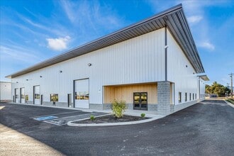 167 Bateman Dr, Medford, OR à louer Photo intérieure– Image 2 sur 15